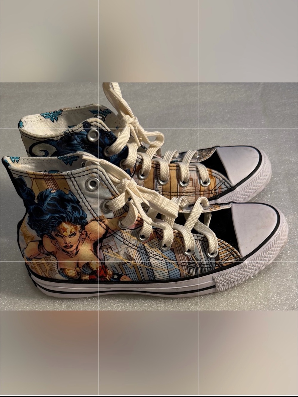 Converse Wonder Woman Graphic High-Top Sneakers - Cream/Blue/Black